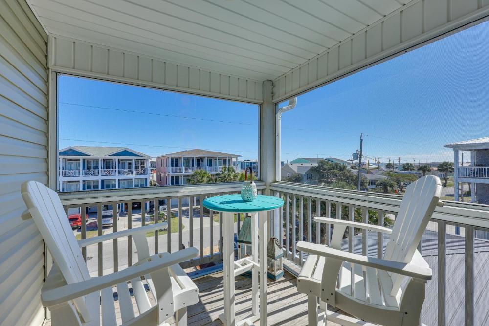 Townhome with 2 Decks Walk to Ocean!
